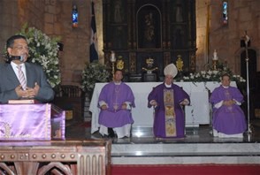 Cardenal dice decisión de Fernández lo engrandece