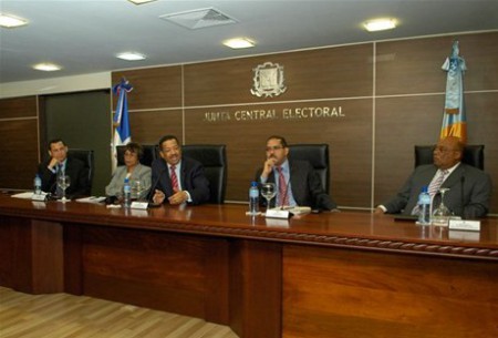 Aprueba reglamento para corregir errores en actas