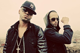 Wisin & Yandel Su Exito Les Asombra